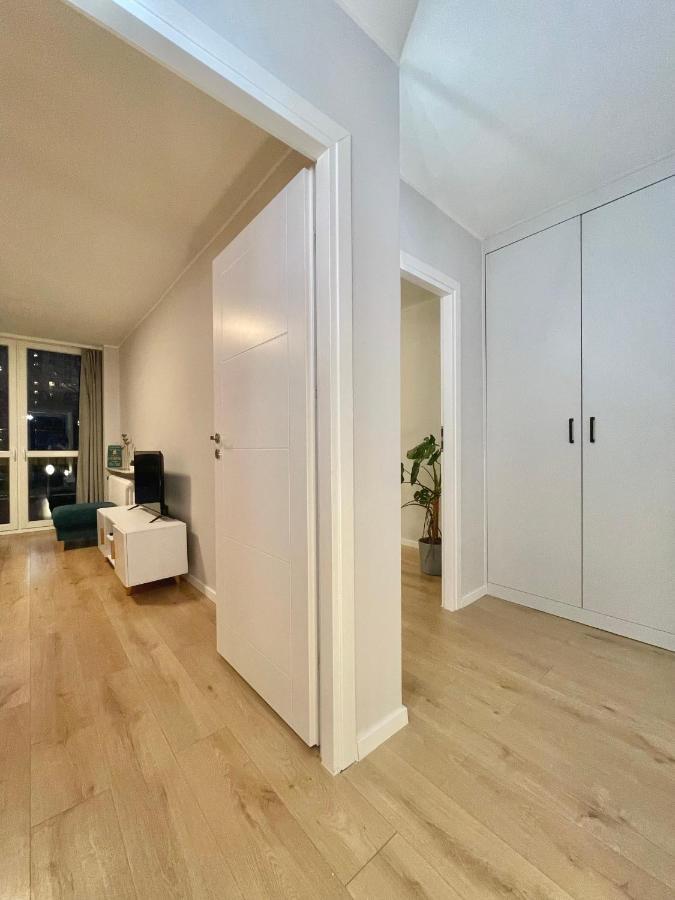 Apartament Przy Atrium, Stacja Metra Rondo Onz Warsawa Bagian luar foto