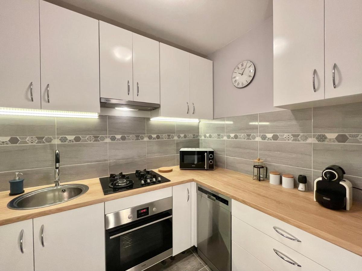 Apartament Przy Atrium, Stacja Metra Rondo Onz Warsawa Bagian luar foto