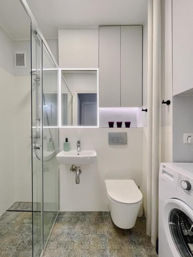 Apartament Przy Atrium, Stacja Metra Rondo Onz Warsawa Bagian luar foto